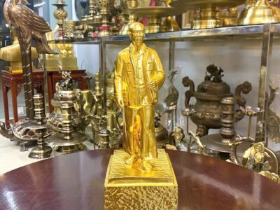 Tượng Bác Hồ Đi Thăm Dân Bằng Đồng Dát Vàng Lá 10k