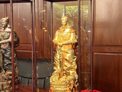 Tượng Đức Thánh Trần Hưng Đạo Diện Mặt Mới Cao 50cm Dát Vàng 9999